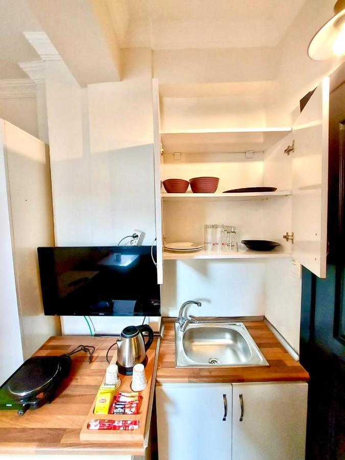 Mates Istiklal Suites อิสตันบูล ภายนอก รูปภาพ
