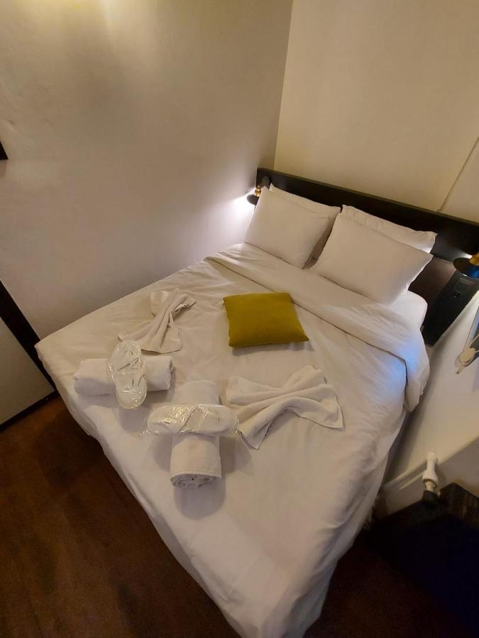 Mates Istiklal Suites อิสตันบูล ภายนอก รูปภาพ