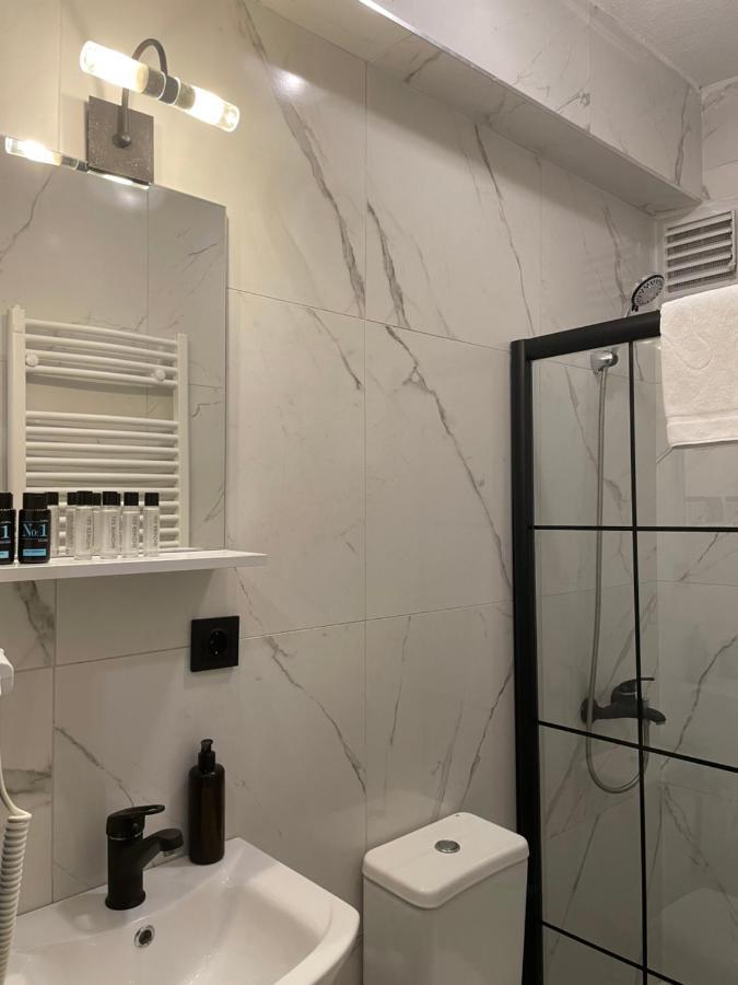 Mates Istiklal Suites อิสตันบูล ภายนอก รูปภาพ