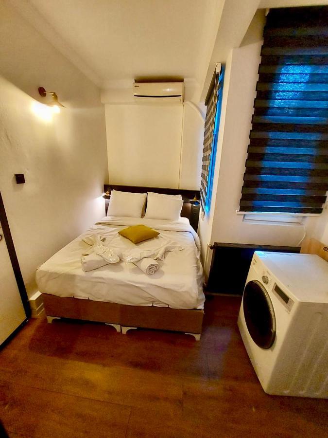 Mates Istiklal Suites อิสตันบูล ภายนอก รูปภาพ