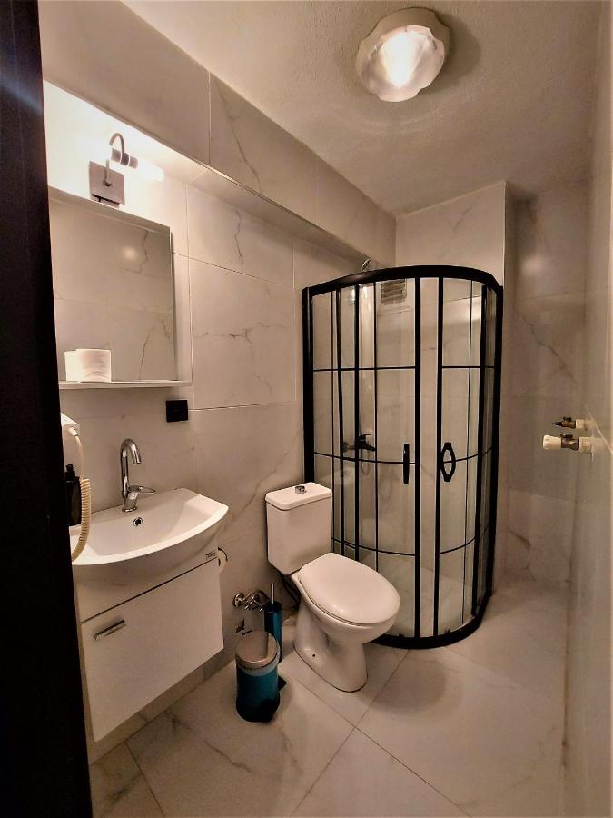 Mates Istiklal Suites อิสตันบูล ภายนอก รูปภาพ