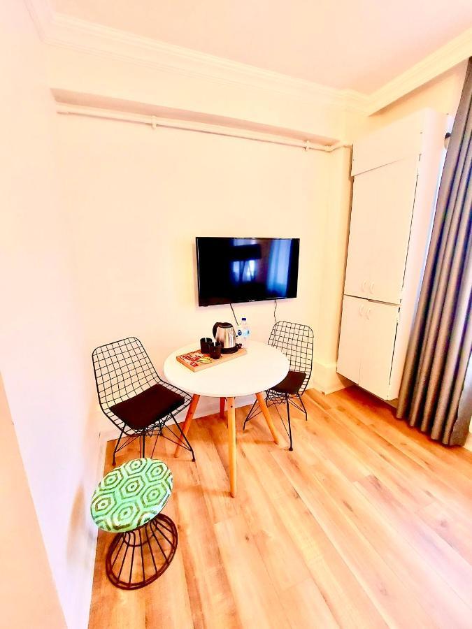 Mates Istiklal Suites อิสตันบูล ภายนอก รูปภาพ