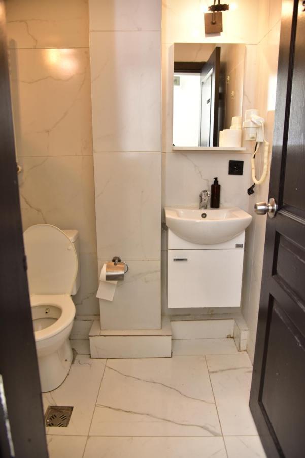 Mates Istiklal Suites อิสตันบูล ภายนอก รูปภาพ